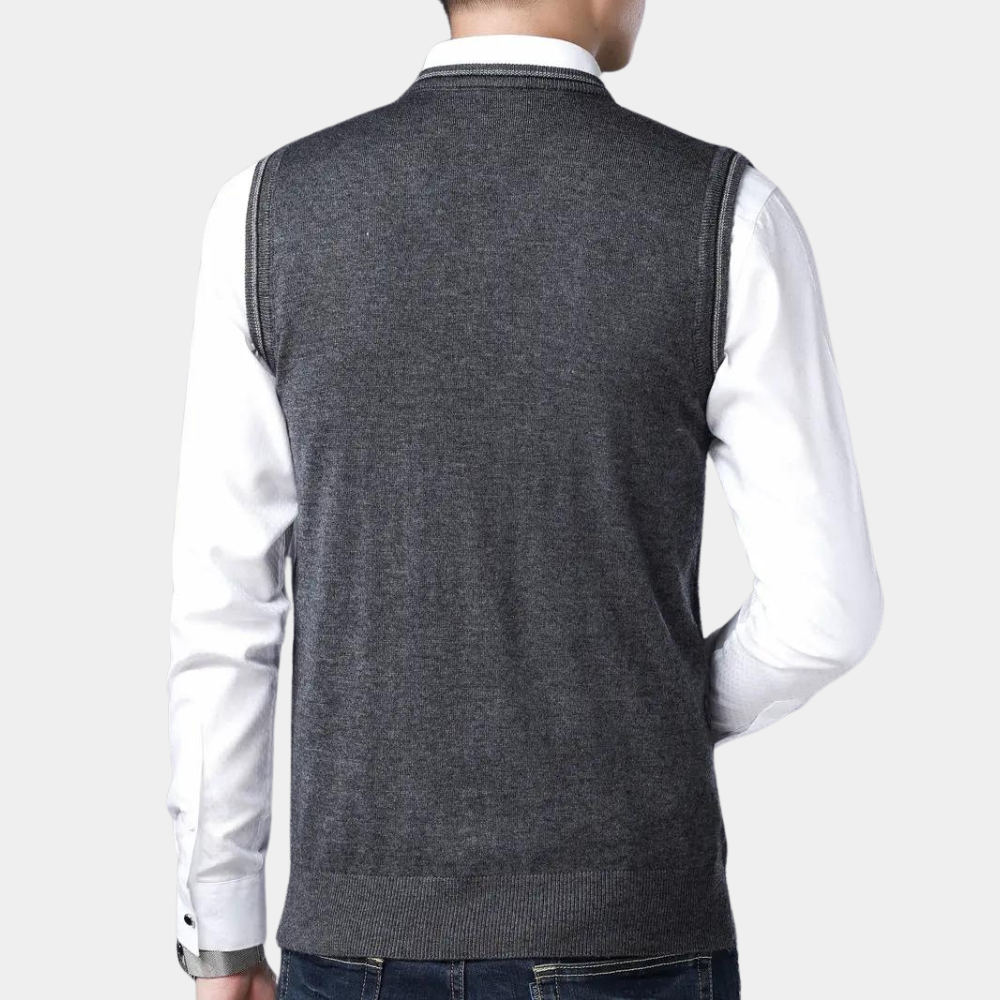 Men's casual vest for effortless autumn style