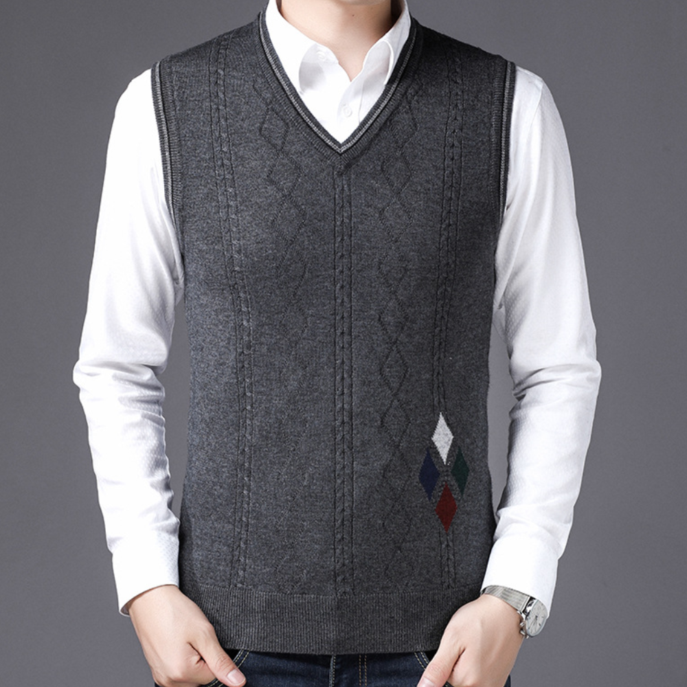 Men's casual vest for effortless autumn style