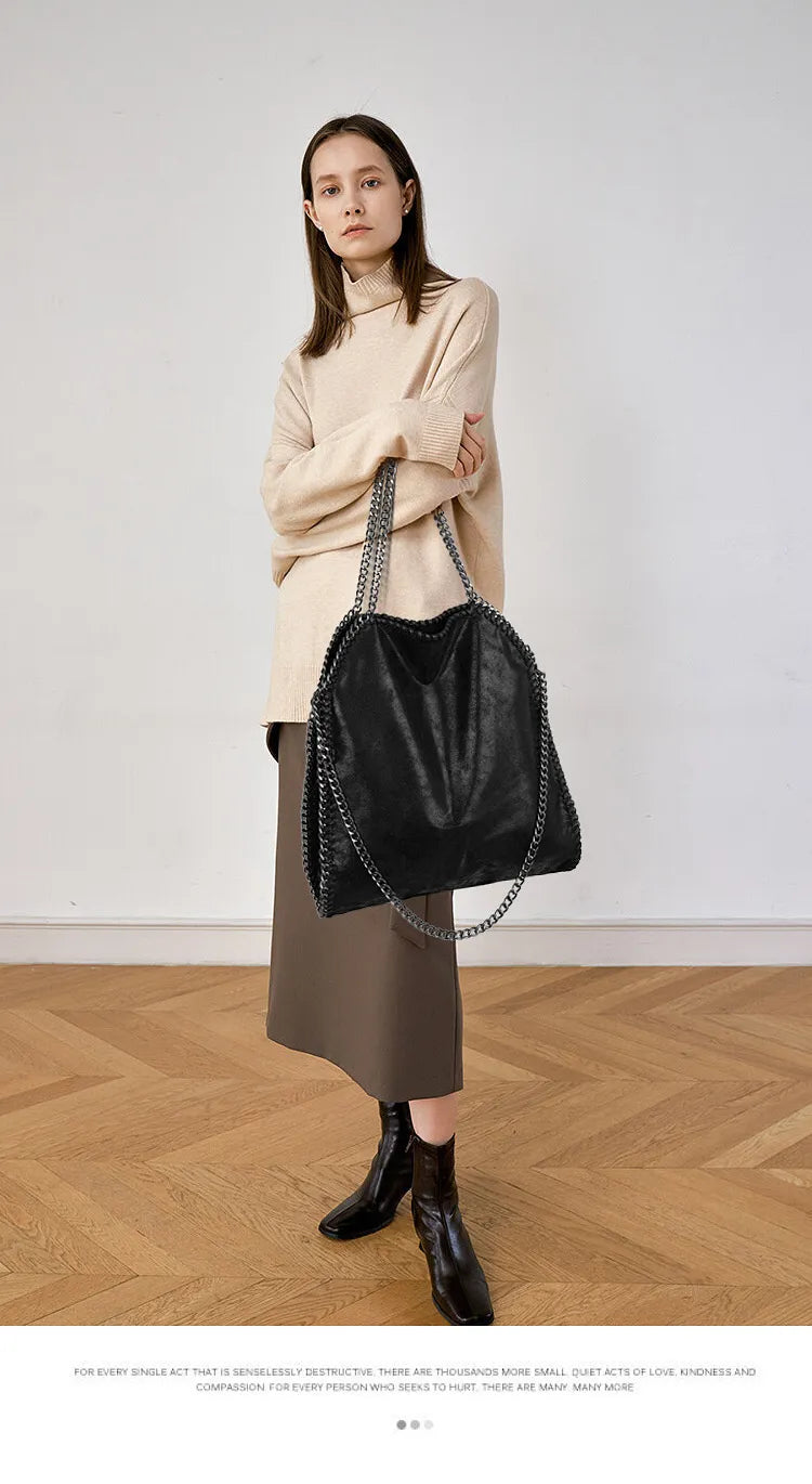 Elysée 2025 Shoulder Bag
